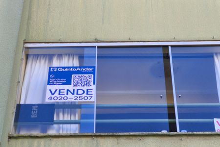 PLACA INSTALADA NO IMÓVEL de apartamento à venda com 3 quartos, 90m² em Vila Anhanguera, Campinas