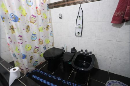 Banheiro da Suíte de casa à venda com 3 quartos, 240m² em Parque Sao Rafael, São Paulo
