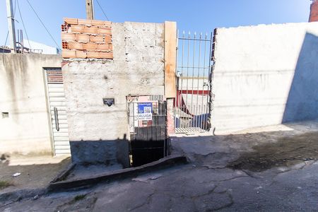 Fachada + Placa de casa para alugar com 1 quarto, 40m² em Vila Nancy, São Paulo