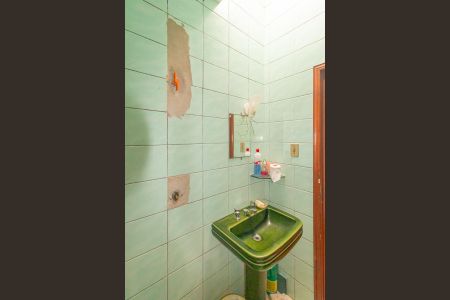 Banheiro social de casa para alugar com 3 quartos, 126m² em Niterói, Canoas