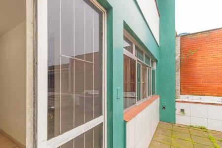 Casa para alugar com 126m², 3 quartos e 1 vaga Casa para alugar com 126m², 3 quartos e 1 vagaFachada