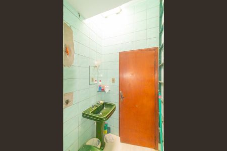 Casa para alugar com 126m², 3 quartos e 1 vaga Casa para alugar com 126m², 3 quartos e 1 vagaBanheiro social