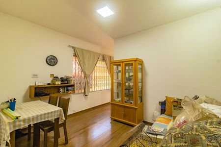 Casa à venda com 4 quartos, 120m² em Vila Fachini, São Paulo
