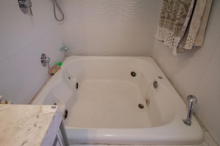 Banheiro da Suíte de apartamento à venda com 3 quartos, 140m² em Parque São Pedro, Belo Horizonte