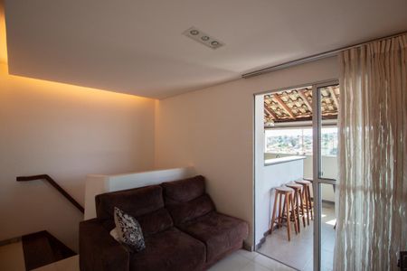 Sala 2 de apartamento à venda com 3 quartos, 140m² em Parque São Pedro, Belo Horizonte