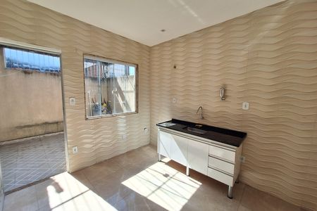 Cozinha de casa para alugar com 1 quarto, 72m² em Saracuruna, Duque de Caxias