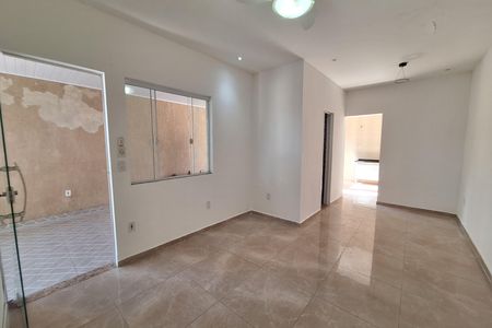 Sala de casa para alugar com 1 quarto, 72m² em Saracuruna, Duque de Caxias