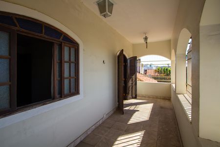 Casa para alugar com 232m², 3 quartos e 1 vaga Casa para alugar com 232m², 3 quartos e 1 vagaVaranda do Quarto 3