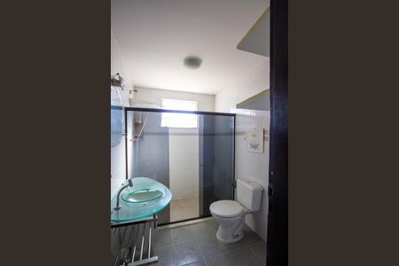 Casa para alugar com 232m², 3 quartos e 1 vaga Casa para alugar com 232m², 3 quartos e 1 vagaBanheiro social 2