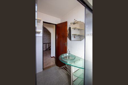 Casa para alugar com 232m², 3 quartos e 1 vaga Casa para alugar com 232m², 3 quartos e 1 vagaBanheiro social 2
