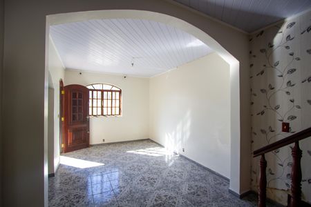 Casa para alugar com 232m², 3 quartos e 1 vaga Casa para alugar com 232m², 3 quartos e 1 vagaSala