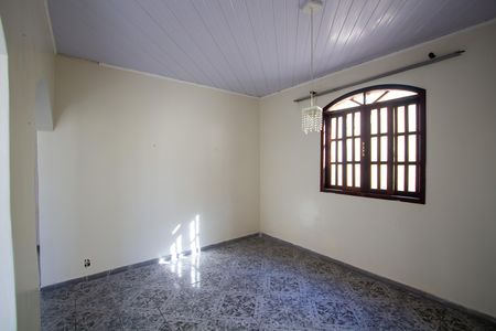 Casa para alugar com 232m², 3 quartos e 1 vaga Casa para alugar com 232m², 3 quartos e 1 vagaSala