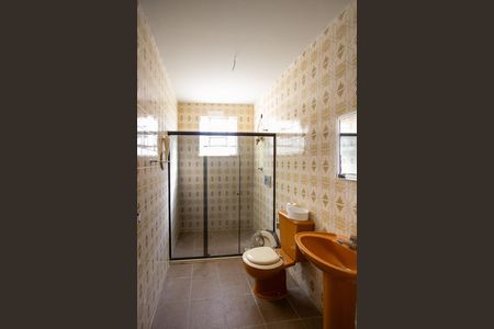 Casa para alugar com 232m², 3 quartos e 1 vaga Casa para alugar com 232m², 3 quartos e 1 vagaBanheiro social