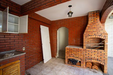 Casa para alugar com 232m², 3 quartos e 1 vaga Casa para alugar com 232m², 3 quartos e 1 vagaQuintal