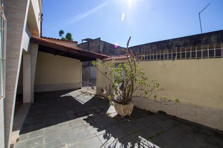 Casa para alugar com 232m², 3 quartos e 1 vaga Casa para alugar com 232m², 3 quartos e 1 vagaQuintal