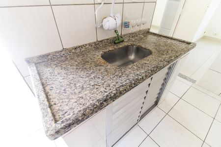 Cozinha de apartamento à venda com 2 quartos, 55m² em Conjunto Residencial José Bonifácio, São Paulo