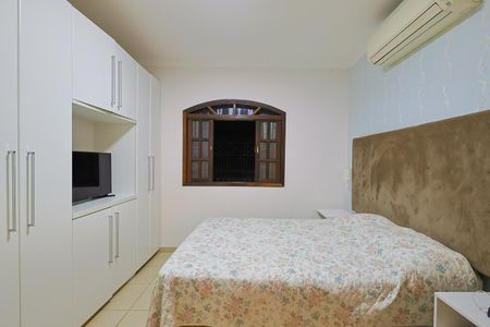 Casa à venda com 140m², 2 quartos e 2 vagasSuíte 2