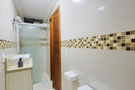 Casa à venda com 140m², 2 quartos e 2 vagasBanheiro da Suíte 1