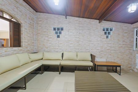 Casa à venda com 140m², 2 quartos e 2 vagasTerraço
