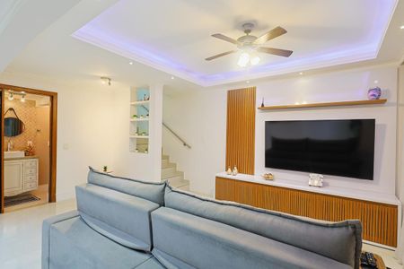 Casa à venda com 140m², 2 quartos e 2 vagasSala