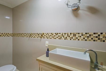 Casa à venda com 140m², 2 quartos e 2 vagasBanheiro da Suíte 1