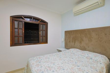 Casa à venda com 140m², 2 quartos e 2 vagasSuíte 2