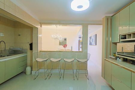Casa à venda com 140m², 2 quartos e 2 vagasCozinha