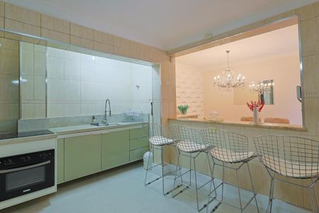 Casa à venda com 140m², 2 quartos e 2 vagasCozinha