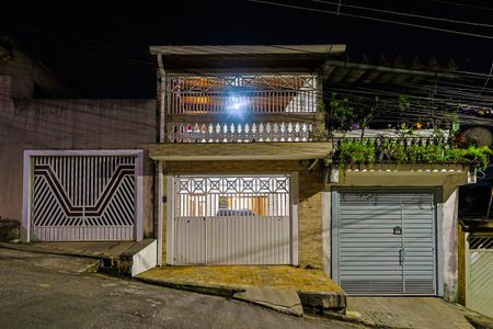 Casa à venda com 140m², 2 quartos e 2 vagasFachada