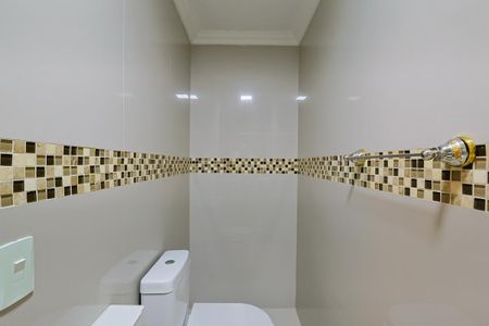 Casa à venda com 140m², 2 quartos e 2 vagasBanheiro da Suíte 1
