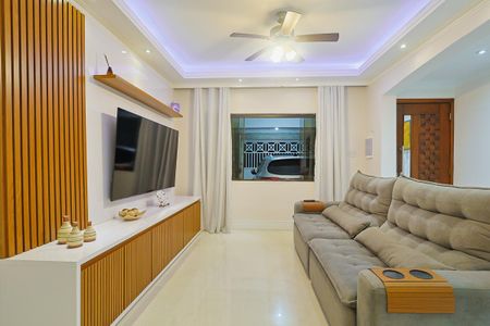 Casa à venda com 140m², 2 quartos e 2 vagasSala