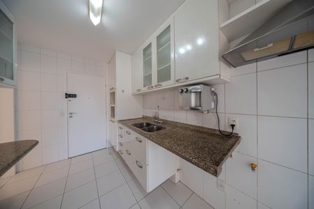 Cozinha de apartamento para alugar com 4 quartos, 141m² em Jardim Paulista, São Paulo