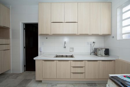 COZINHA de apartamento para alugar com 4 quartos, 153m² em Santo Antônio, Belo Horizonte