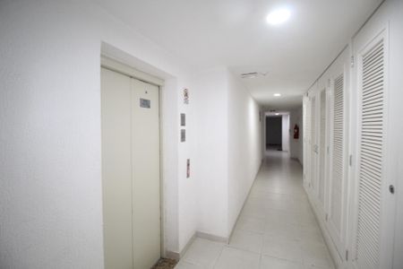 Apartamento para alugar com 57m², 2 quartos e 1 vagaCorredor