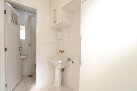 Cozinha e Área de Serviço de apartamento para alugar com 2 quartos, 150m² em Alto da Lapa, São Paulo