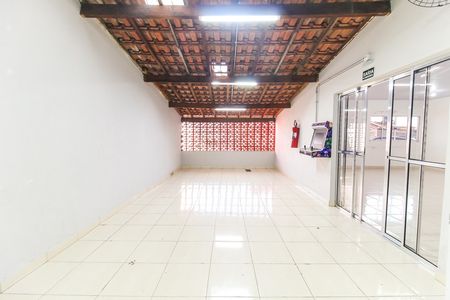 Apartamento para alugar com 43m², 2 quartos e 1 vaga Apartamento para alugar com 43m², 2 quartos e 1 vagaÁrea comum - Salão de festas