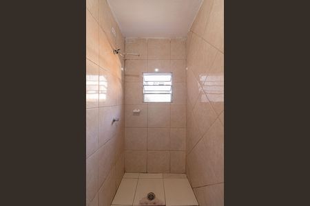Banheiro de casa para alugar com 1 quarto, 80m² em Jardim Benfica, São Paulo