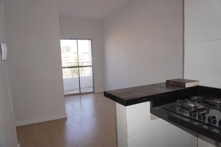 Cozinha de apartamento para alugar com 2 quartos, 40m² em Chácaras Caxingui, Embu das Artes