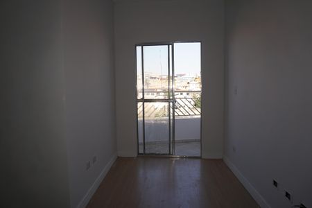 Sala de apartamento para alugar com 2 quartos, 40m² em Chácaras Caxingui, Embu das Artes