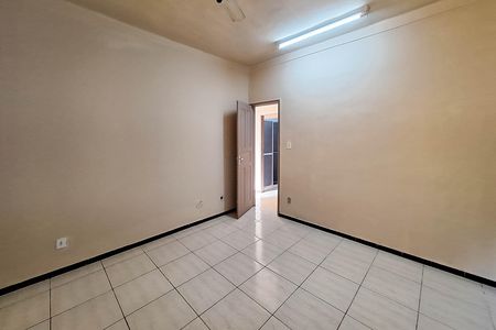 Casa à venda com 360m², 3 quartos e 2 vagas Casa à venda com 360m², 3 quartos e 2 vagasQuarto 2