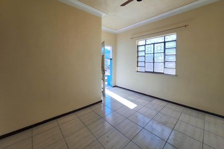 Casa à venda com 360m², 3 quartos e 2 vagas Casa à venda com 360m², 3 quartos e 2 vagasSala