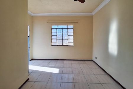 Casa à venda com 360m², 3 quartos e 2 vagas Casa à venda com 360m², 3 quartos e 2 vagasSala