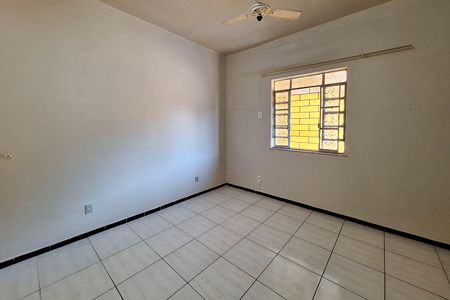 Casa à venda com 360m², 3 quartos e 2 vagas Casa à venda com 360m², 3 quartos e 2 vagasQuarto 2