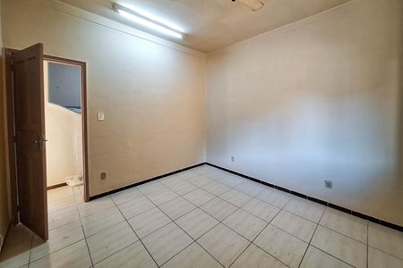 Casa à venda com 360m², 3 quartos e 2 vagas Casa à venda com 360m², 3 quartos e 2 vagasQuarto 2