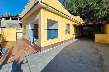 Casa à venda com 360m², 3 quartos e 2 vagas Casa à venda com 360m², 3 quartos e 2 vagasQuintal