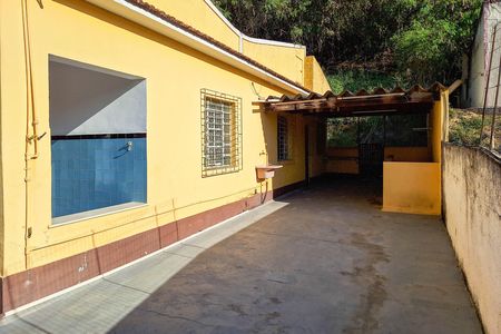 Casa à venda com 360m², 3 quartos e 2 vagas Casa à venda com 360m², 3 quartos e 2 vagasQuintal