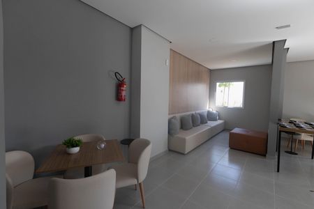 Apartamento à venda com 42m², 2 quartos e 1 vaga Apartamento à venda com 42m², 2 quartos e 1 vagaÁrea comum - Salão de festas