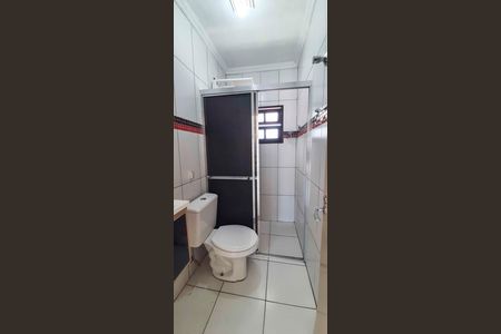 Banheiro de casa para alugar com 2 quartos, 64m² em Metalúrgicos, Osasco