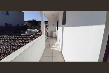 Área de Serviço de casa para alugar com 2 quartos, 64m² em Metalúrgicos, Osasco