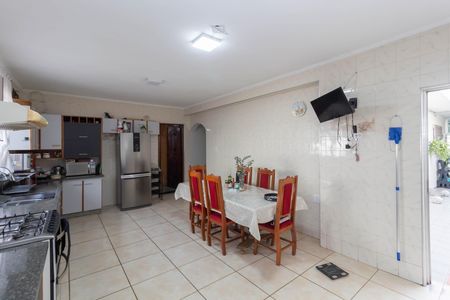 Cozinha de casa à venda com 6 quartos, 380m² em Vila Carmosina, São Paulo